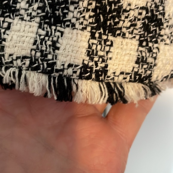 Style Icon! Houndstooth Beauty! Size 10, Talbots - Picture 7 of 8